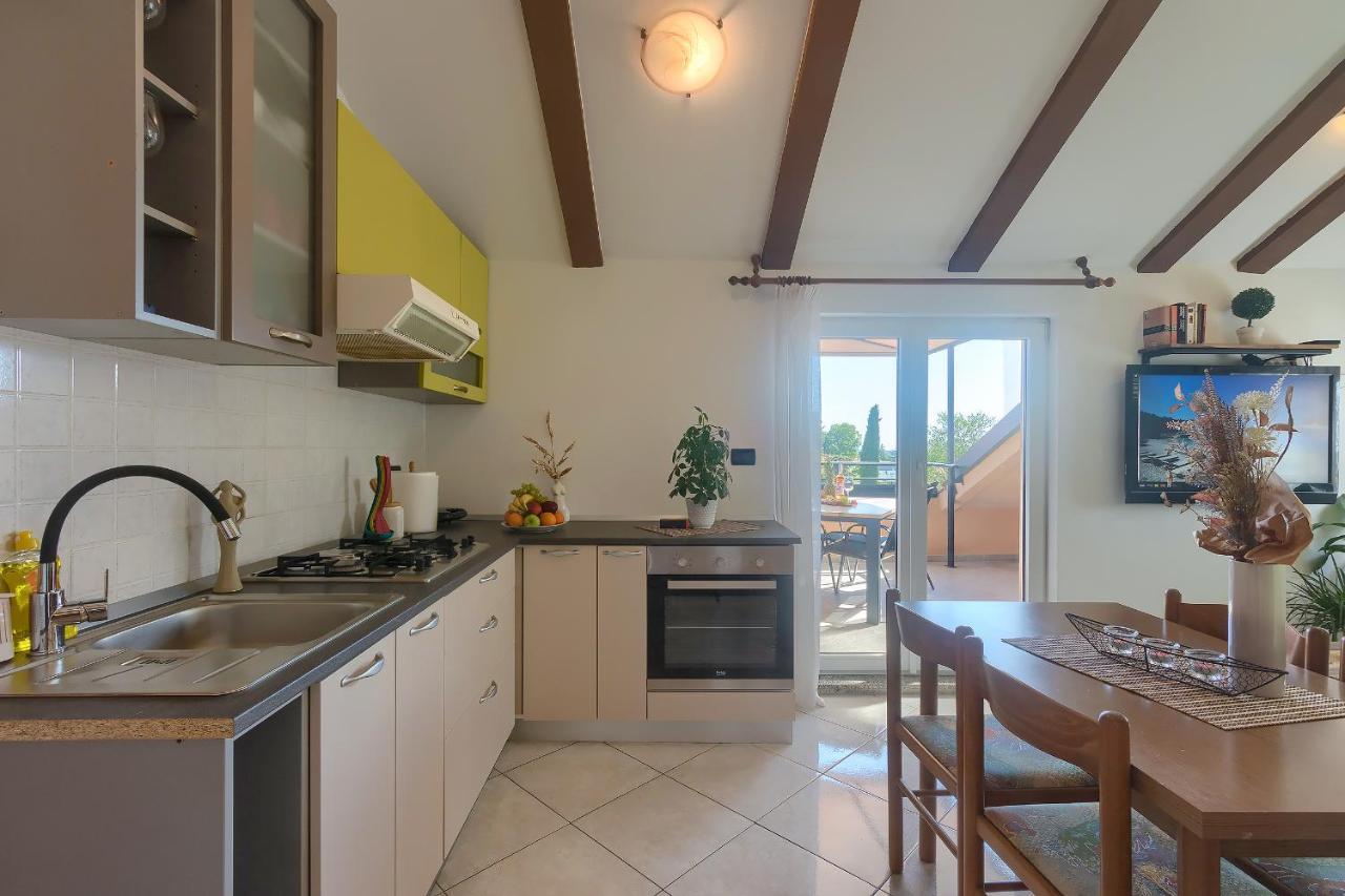 Apartments Ari And Bonnie - Cozy With Roof Terrace Пула Екстериор снимка