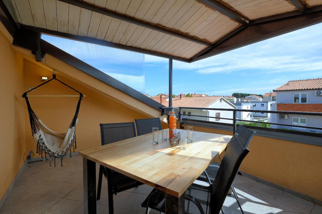 Apartments Ari And Bonnie - Cozy With Roof Terrace Пула Екстериор снимка