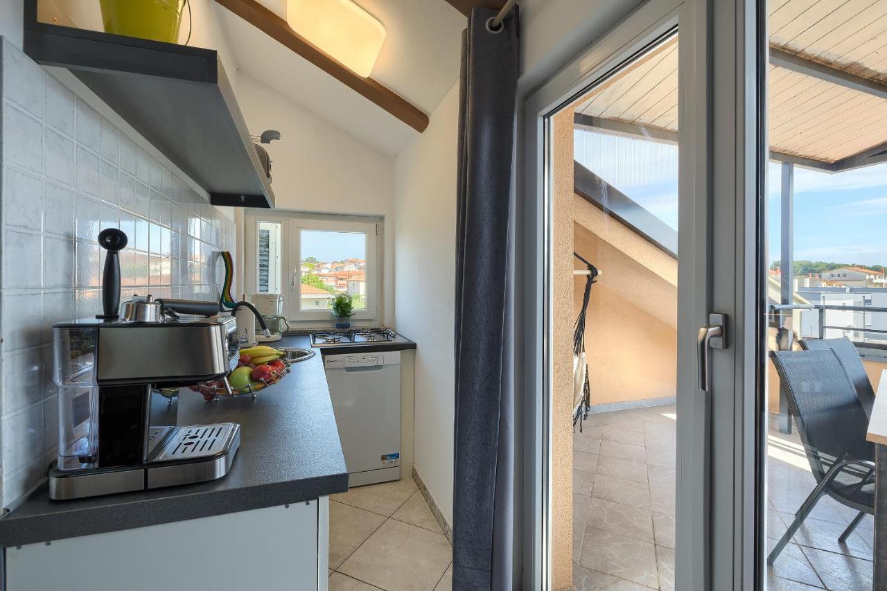 Apartments Ari And Bonnie - Cozy With Roof Terrace Пула Екстериор снимка