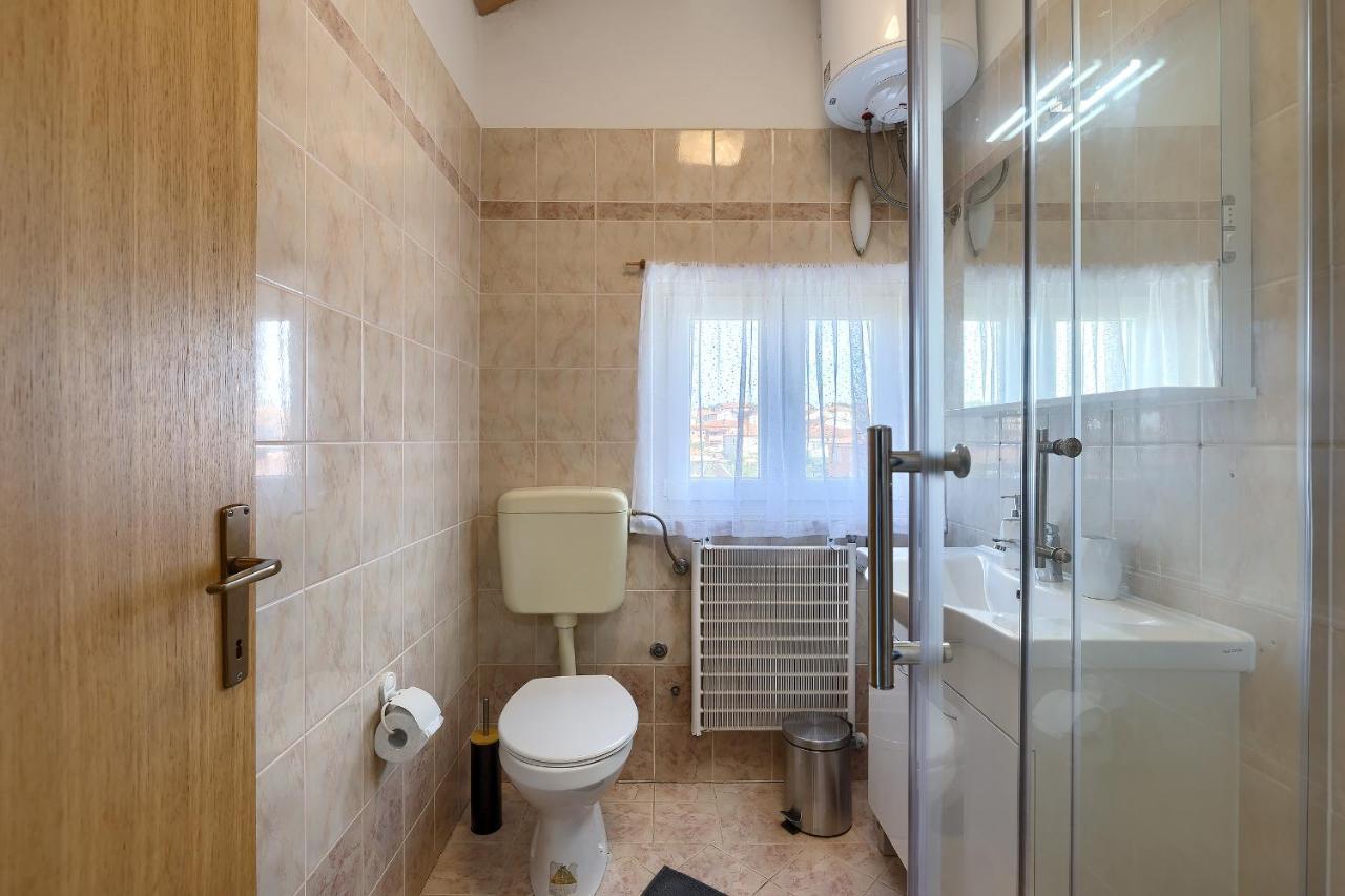 Apartments Ari And Bonnie - Cozy With Roof Terrace Пула Екстериор снимка