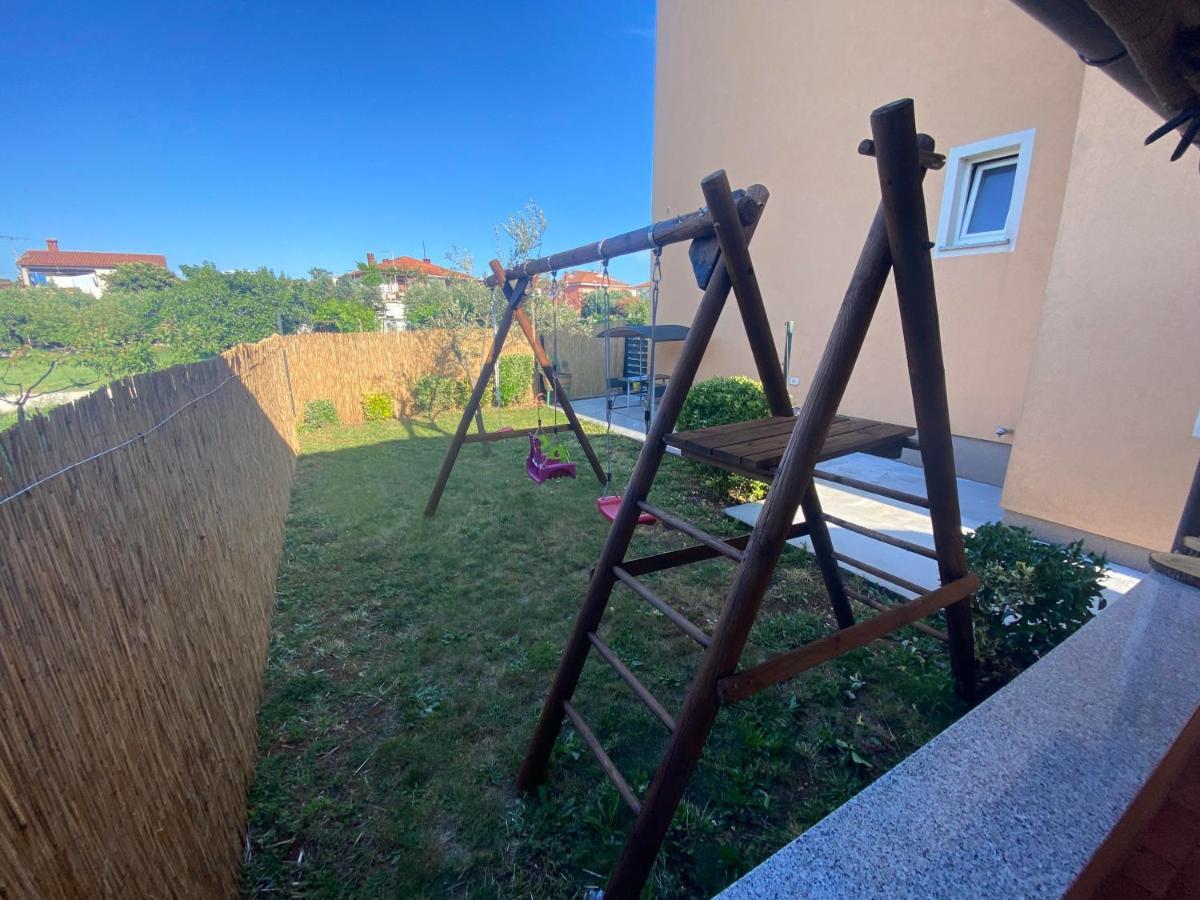 Apartments Ari And Bonnie - Cozy With Roof Terrace Пула Екстериор снимка