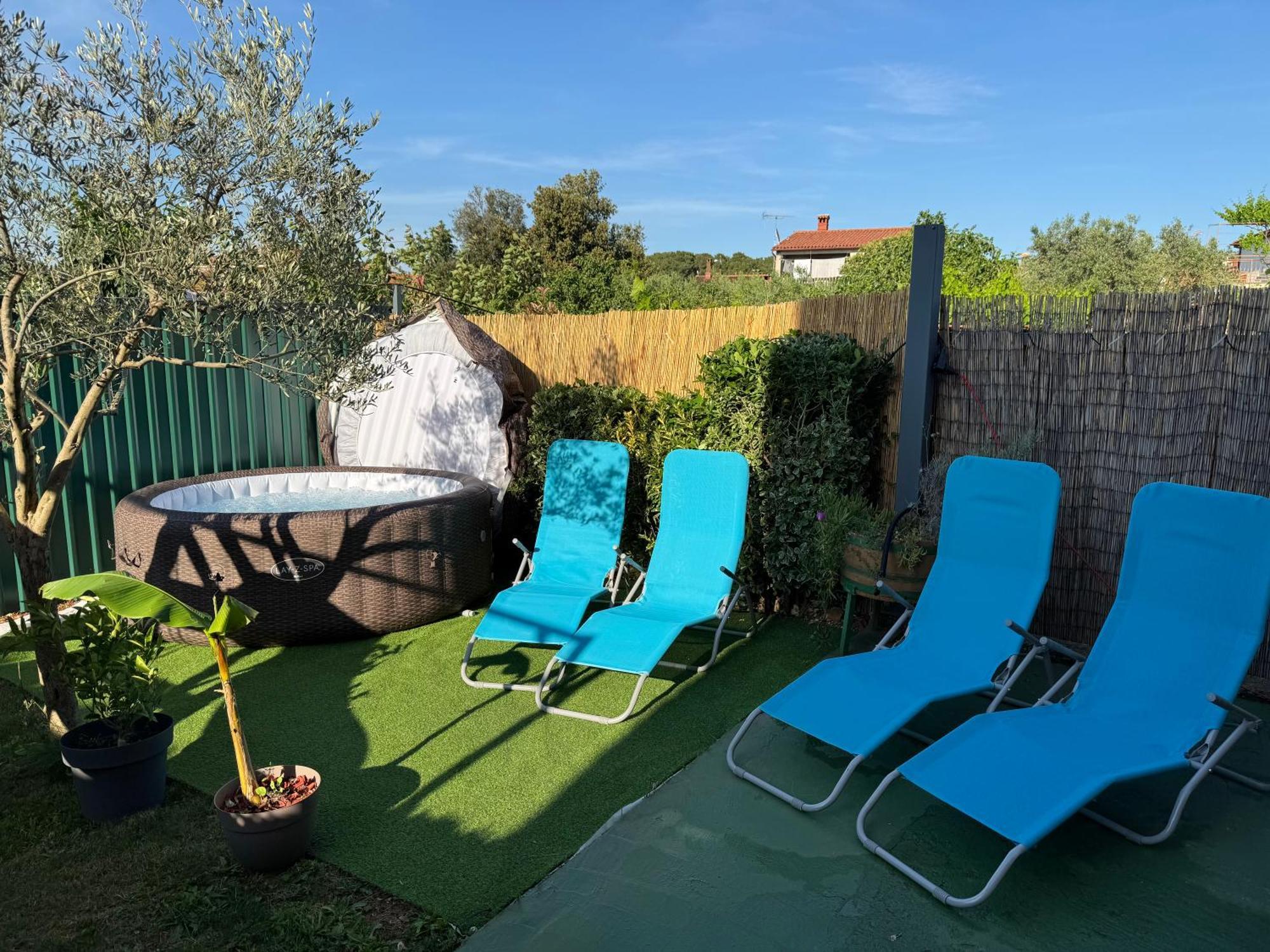 Apartments Ari And Bonnie - Cozy With Roof Terrace Пула Екстериор снимка